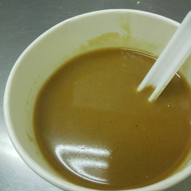 台湾的米浆,会加入花生,芝麻和红糖,让米浆多了几分香味,入口顺滑.