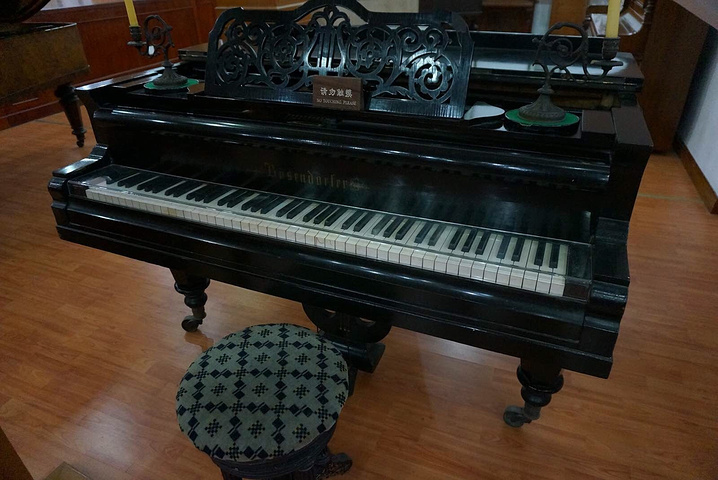 菽庄花园栈道钢琴博物馆后面都是很美的别墅建筑钢琴好喜欢