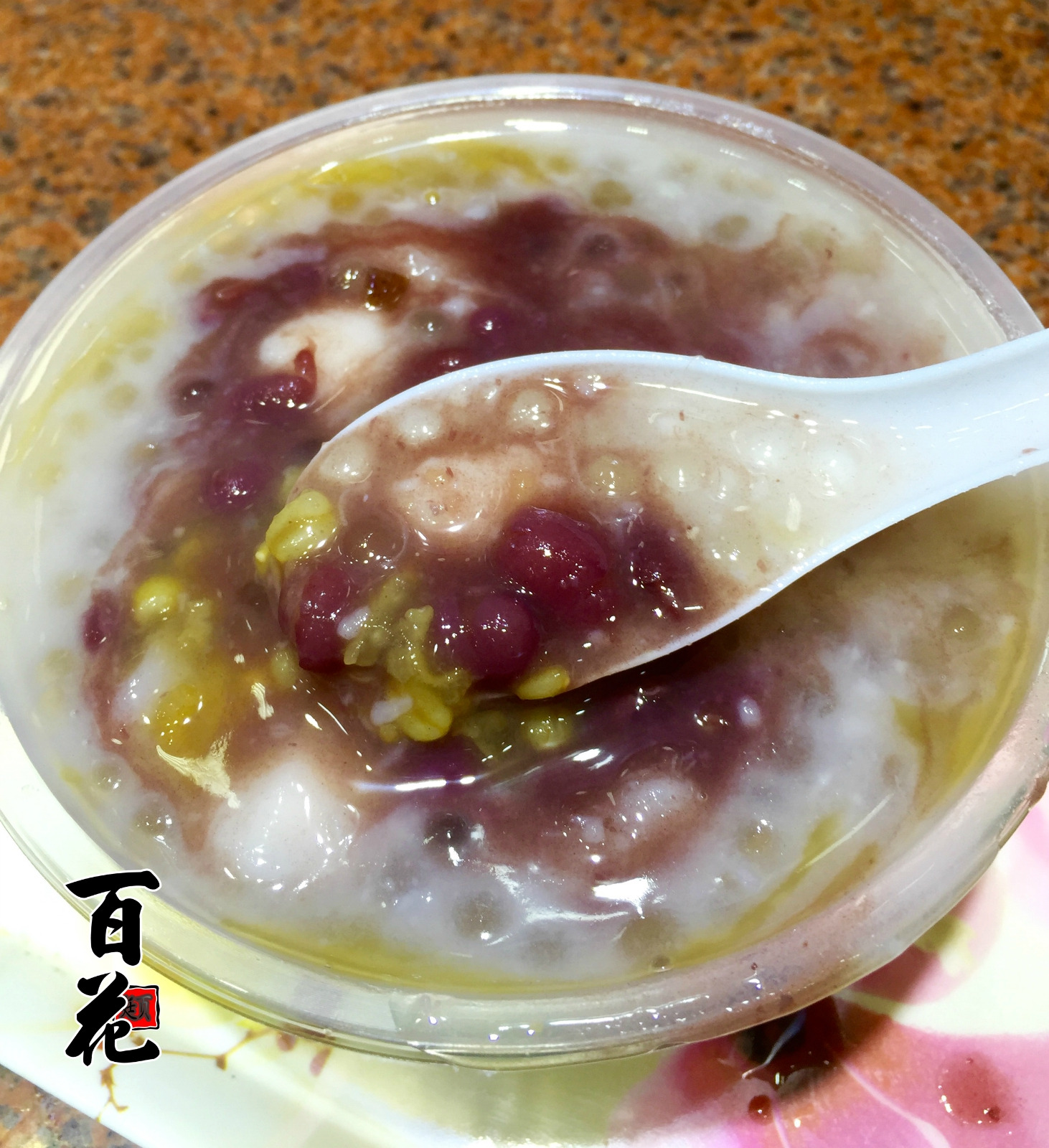 夏热冬刮风,凳子少人还多,只是如果你想品尝属于老广州的糖水的味道