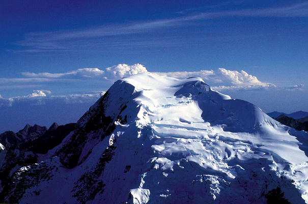 推荐星级: 除了阿罕布拉宫,格拉纳达亦因雪山而闻名,内华达山(la