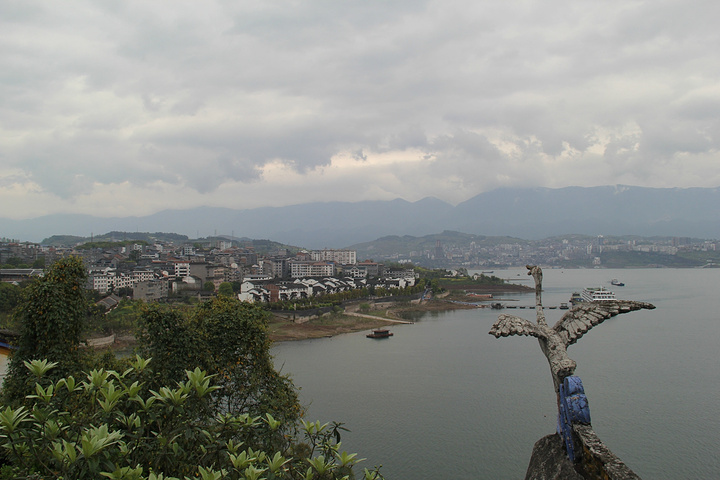 2017不使用一颗钉子修建起来的塔楼_石宝寨评