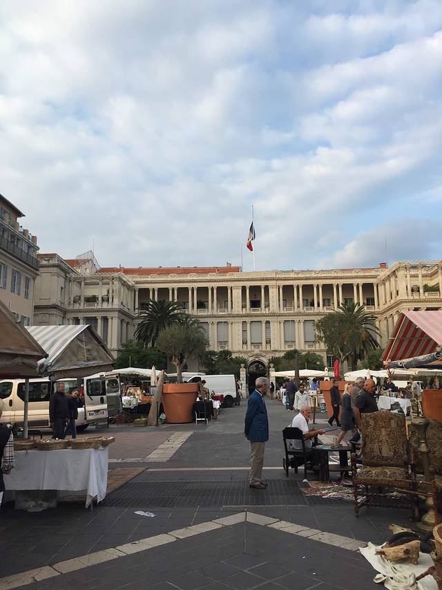 萨雷雅广场集市