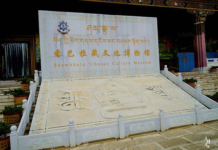不同的特色,如果不是旅游旺季的话价格很便宜_坛城文化中心广场&quot