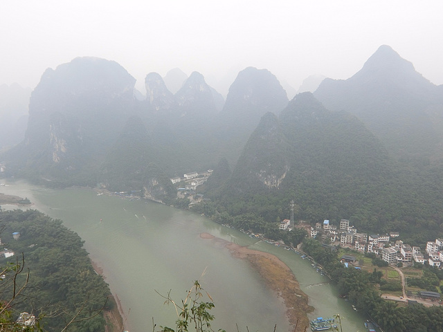 "早上老寨山，它是兴平古镇内的一个景点，上面可观望离江全景_老寨山公园"的评论图片