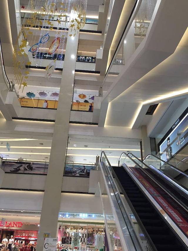 莱茵春天购物中心