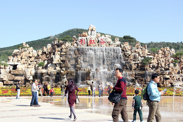 "雪山彩虹谷—知春湖如此美丽的景色，我想问问还有shei。旅游：旅游是获得愉悦感和流浪性的最好媒介_雪山彩虹谷旅游区"的评论图片