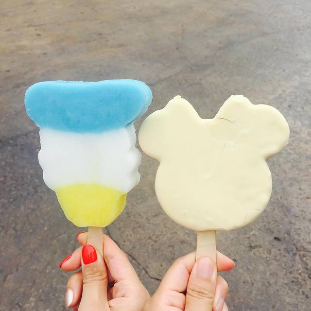 漫游童话时光就是讲了一遍白雪公主的故事 但是那面魔镜真的是神还原