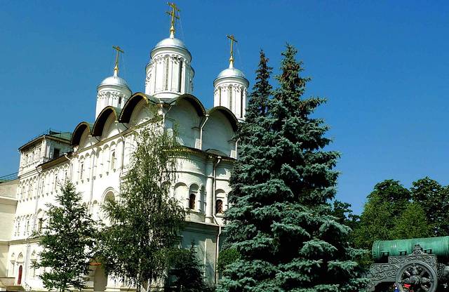 十二使徒教堂与主教宫