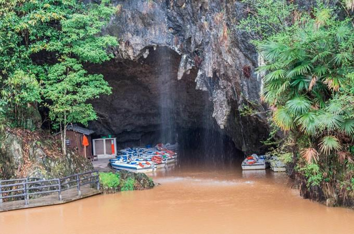 2024原本游完洞穴，可以直接从这里坐船出来，因大雨，水位上涨，波涛汹涌，小船停航，只得沿路返回，坑灵岩洞国家森林公园 评论 去哪儿攻略 
