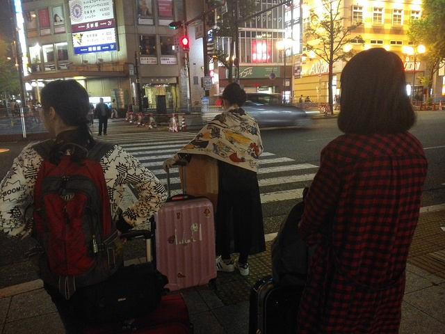 21一下车就就觉得大阪的气氛和东京完全不一样 感觉东京比较时尚 节奏比较快 大阪南海电铁难波站 评论 去哪儿攻略