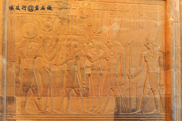 Kom Ombo在古埃及语中意为金城,康翁坡神庙