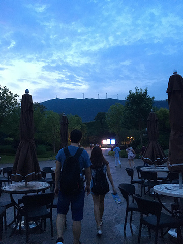 2017先在拱北商场换了澳币, 有很多家_澳门威