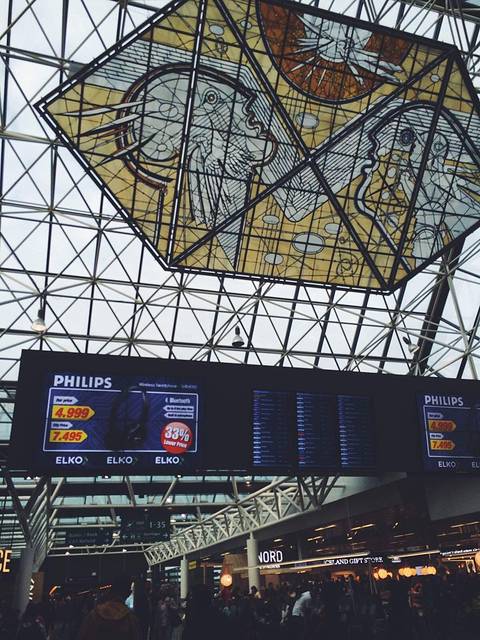 点评(15 条) 凯夫拉维克国际机场,又被称为雷克雅未克-凯夫拉维克机场