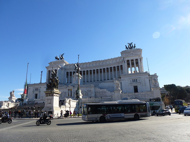 银塔广场largoditorreargentina网上比较常见的名字是阿根廷圣地