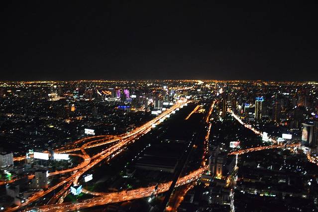 彩虹云霄酒店8182层国际自助餐