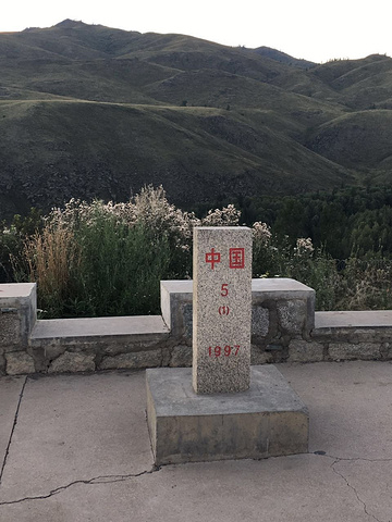 174元/人(门票124元/人 车票50元/人)古城维护费20元/人去往白哈巴村