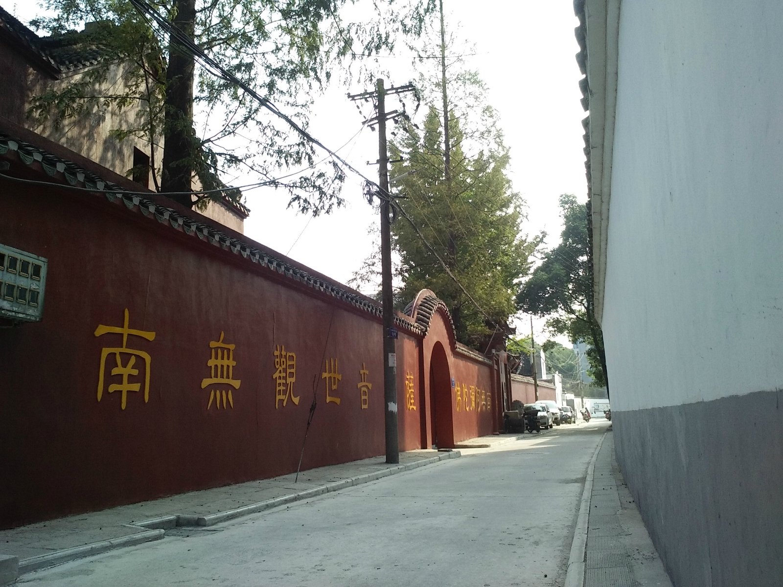 真心感谢铁女寺不大仅由山门章劝殿观音殿藏经楼大雄宝殿所组成寺庙内