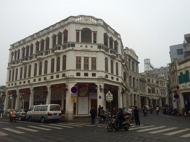 海口骑楼老街,是海口市一处最具特色的街道景观.