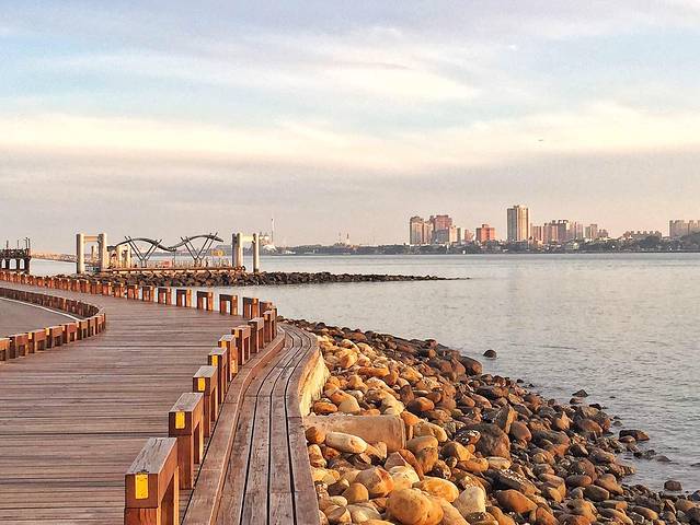 八里左岸自行车道