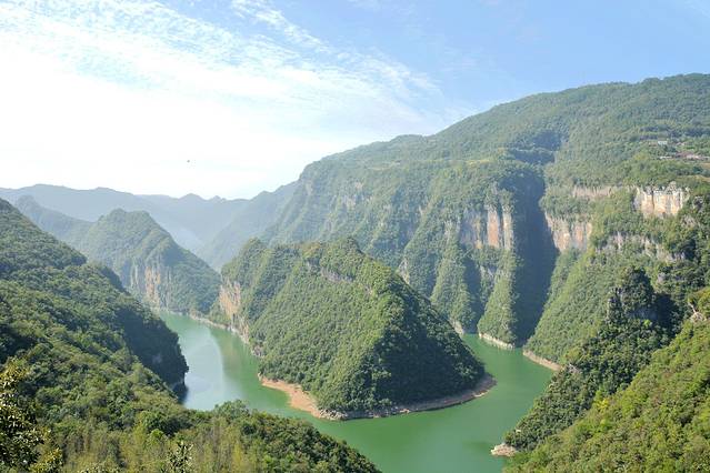 灵龙峡大拐弯生态旅游区