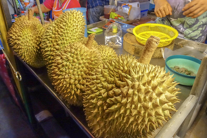 *甲米镇夜市只有在每周五、六、日开放,时间是