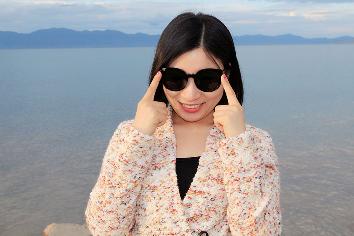 关于赛里木湖有着太多的传说,比如湖怪、湖心