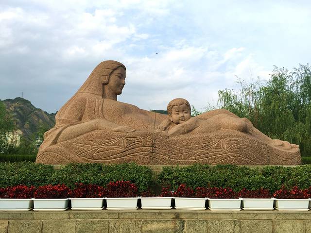 滨河路绿色长廊