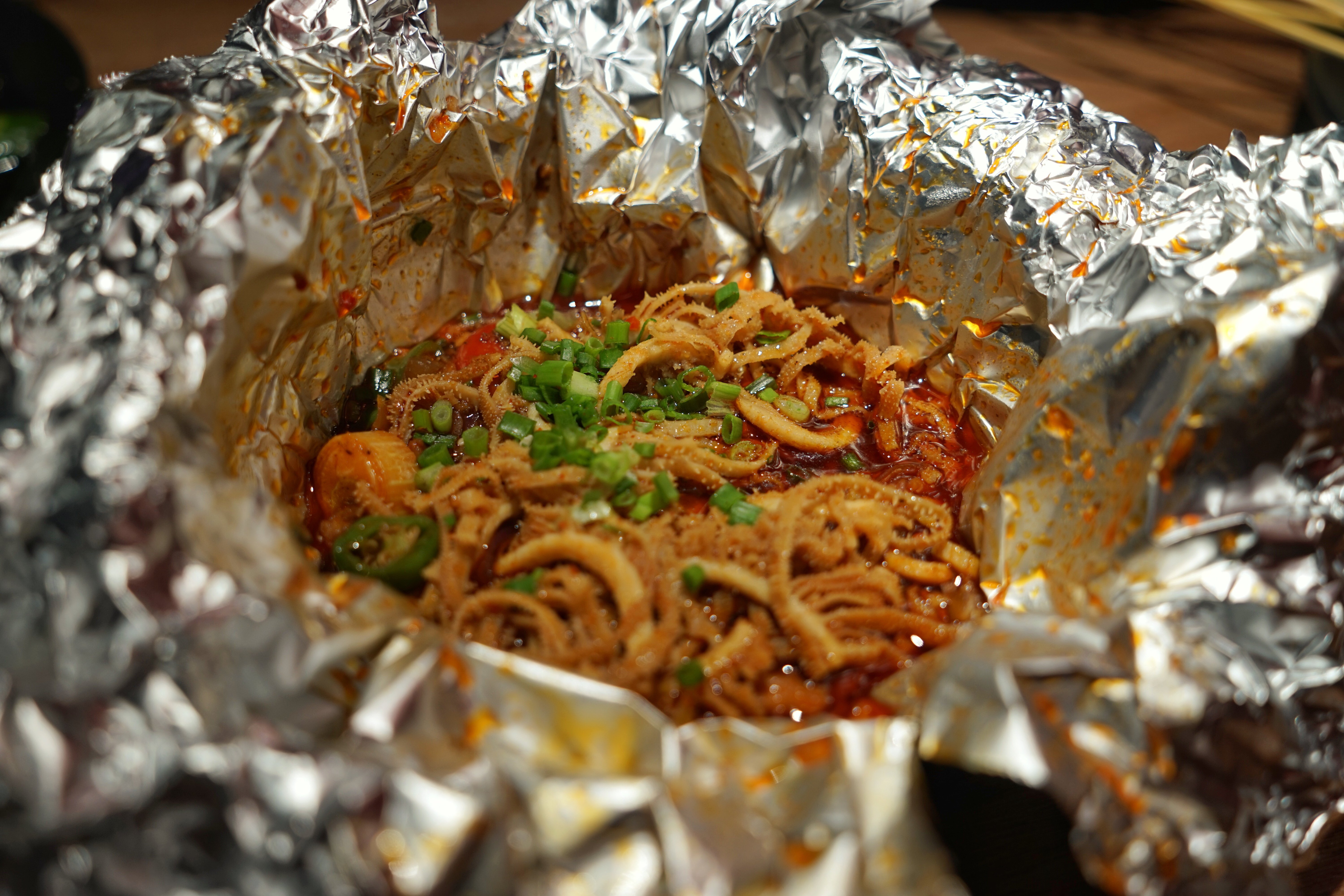 烤香菇,入味程度稍有欠缺,选择了麻辣味道,辣味和盐