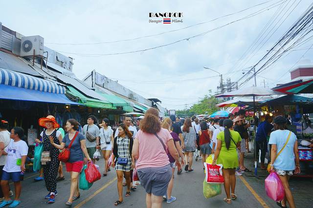 加都加周末市场