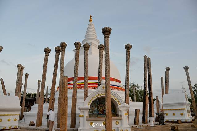 Ruwanwelisaya Stupa