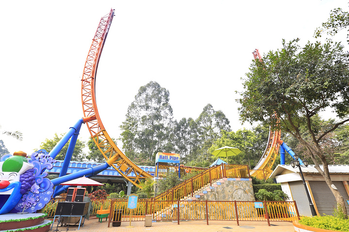 017如果想寻求刺激,可以尝试尝试十环过山车、