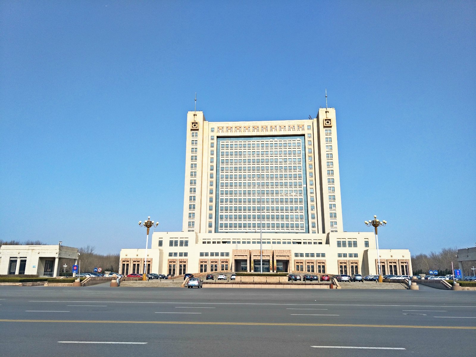 2023新世纪广场游玩攻略,【景点介绍】新世纪广场是东...【去哪儿攻略