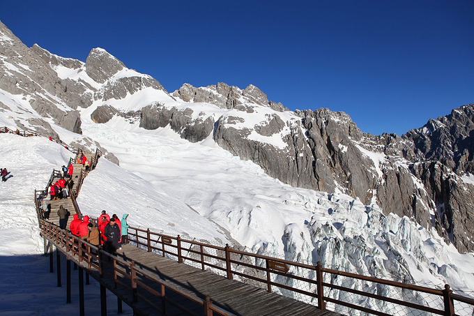 玉龙雪山简介一分钟视频 5777486a384123b5.jpg_r_680x453x95_a7bfd322.jpg