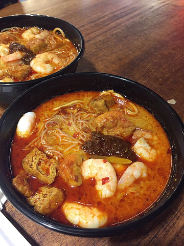 今日悉尼上有很多短租房 唐人街附近的也不少