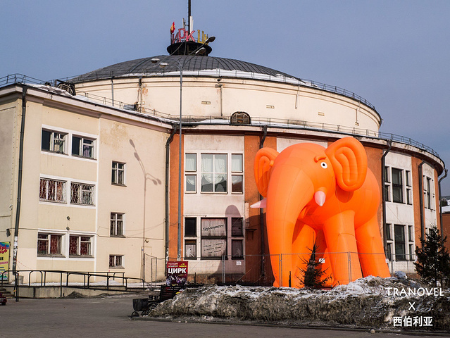 但是房东说明年就要翻新了.价格没有问,不过应该不太贵