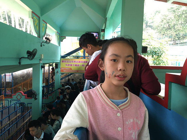 超级大摆锤是世界最新最眩的大型机动游乐设备，由德国HUSS公司原厂进口, 号称“全球最大摆锤”