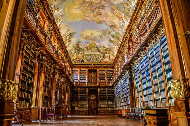 斯特拉霍夫修道院图书馆