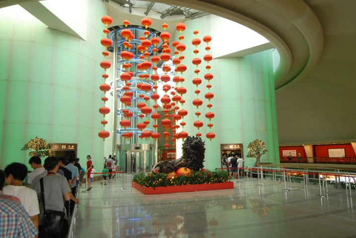 2017东方明珠的旋转餐厅非常具有特色,东方明