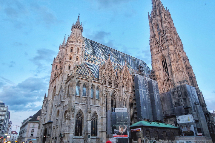 圣斯特凡大教堂(wien stephansdom)整个教堂的建筑风格呈奇特的混合式