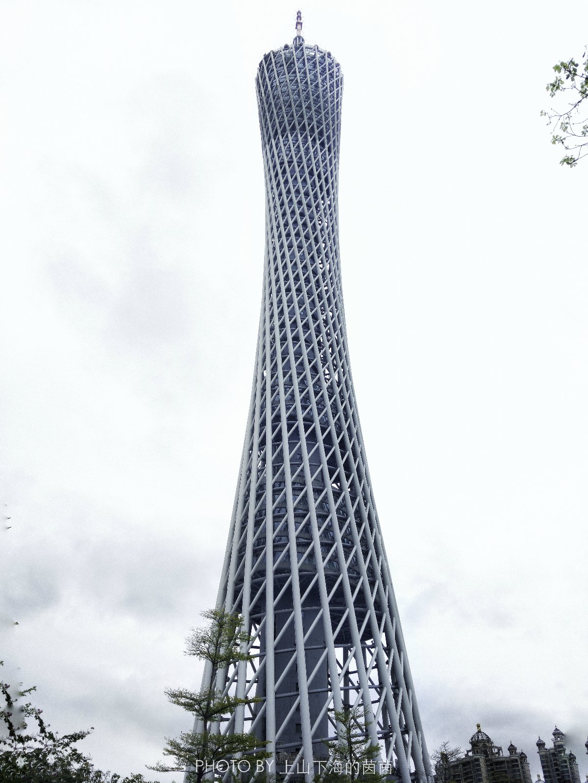 只要能见度好广州的美丽景致绝对能一览无余这里既有传统的人工售票