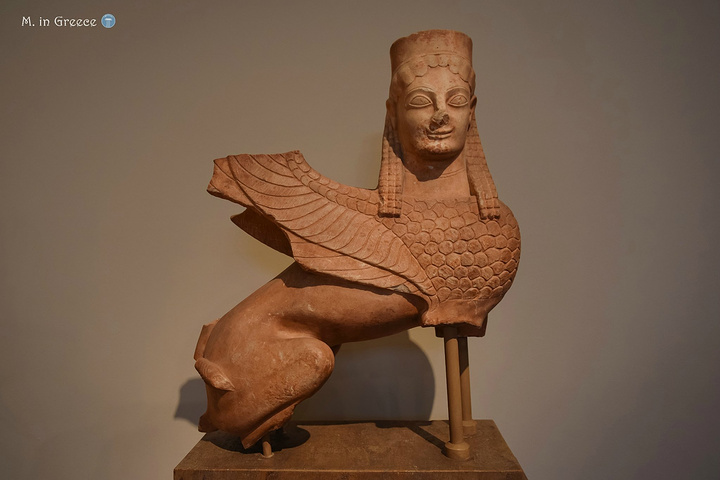 克里特岛上100年前出土的克诺索斯王宫遗址保留了大量的壁画是人类的