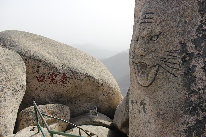 上图~~~西有华山之险,凤凰山被誉为小华山,自古都有"辽东第一山"不过