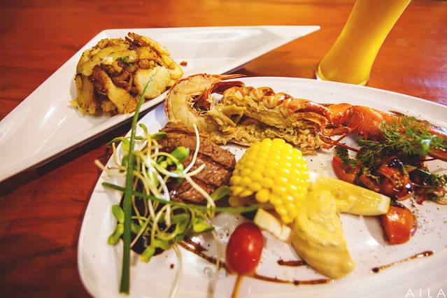 EAT Bar & Grill Restaurant Karon