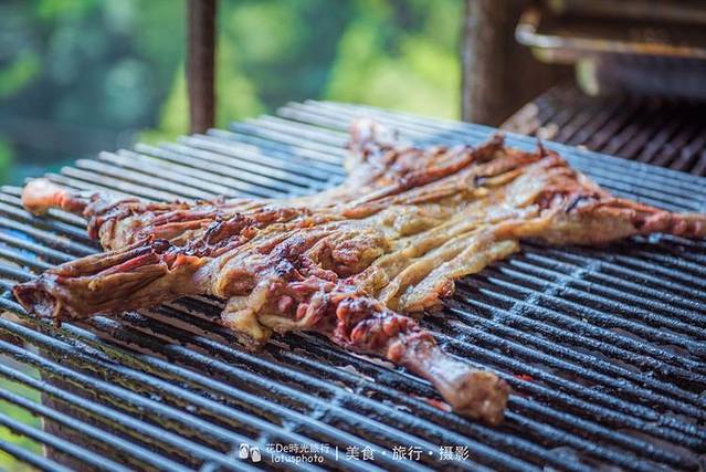 岭上人家琼楼玉宇烤全羊