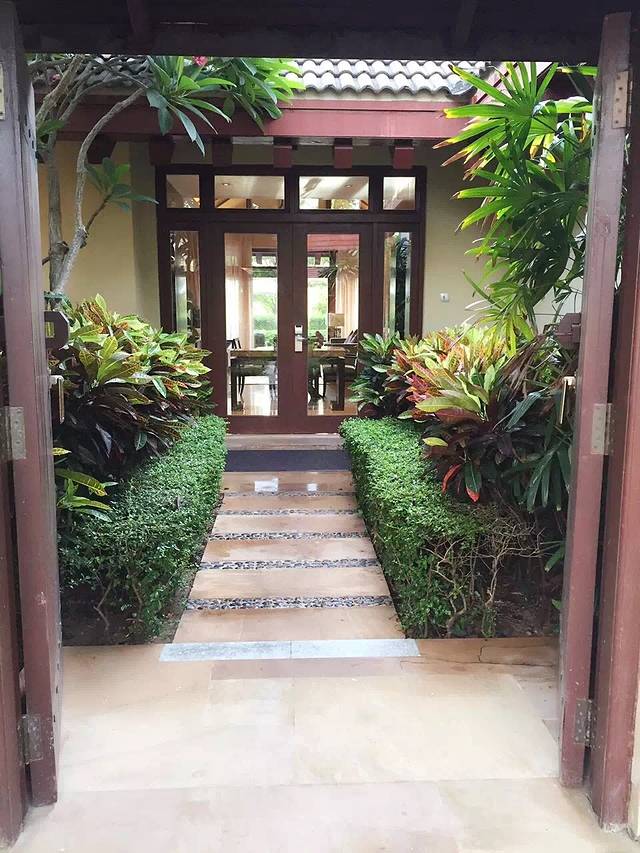 金茂三亚亚龙湾丽思卡尔顿酒店·海边西餐厅·海鲜烧烤·现场乐队·浪漫海景