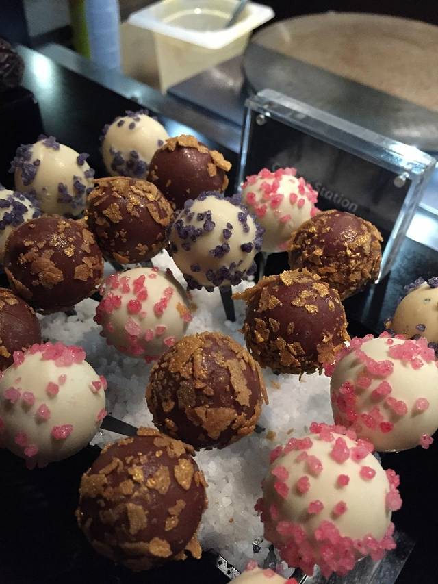 Armani Hashi Restaurant