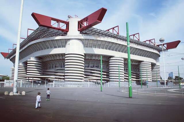 迭戈·阿曼多·马拉多纳体育场