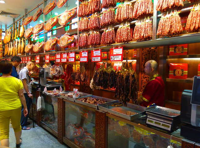 皇上皇的腊肠,肉制品还是不错的~适合给家.