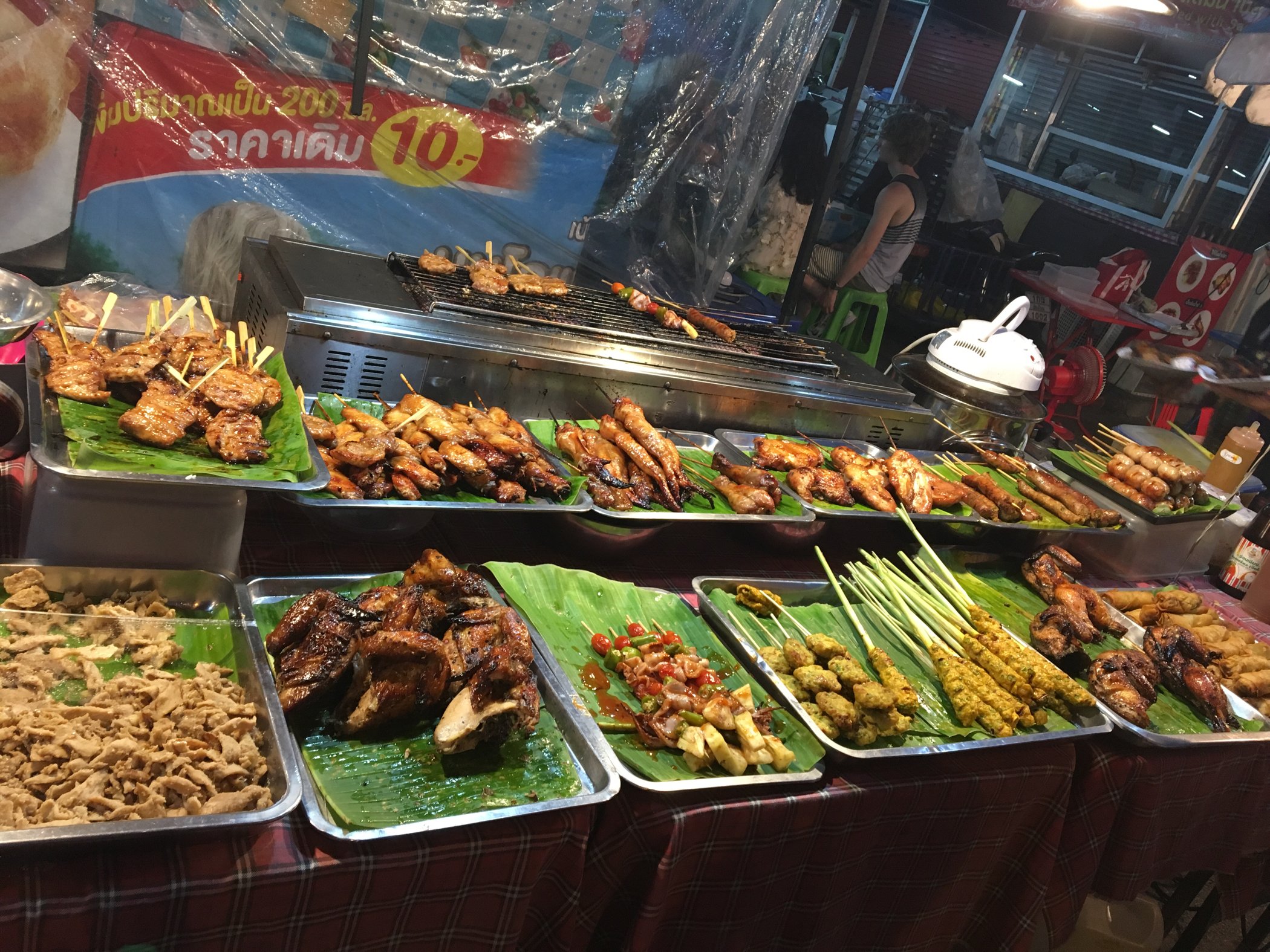 夜市上的烤串,味道很不错