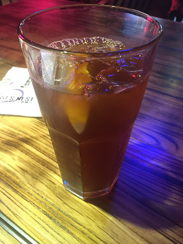 手握披萨_乌巢披萨人均消费